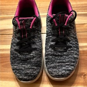 SKECHERS WOMENS GO WALK ARCH FIT GLEE WALKING SHOES #124410/BKHP size 6.5